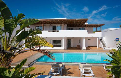 Villa Dedalos - Spacious luxury Villa with heated pool in Puerto Calero - Foto 25