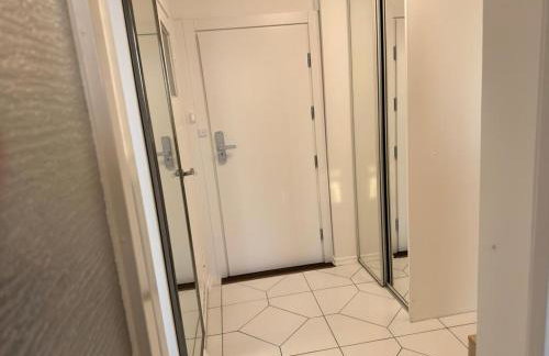 Apartament Bazyliańska - 100m do Metra "Bródno", 20 minut do centrum Warszawy - Foto 9