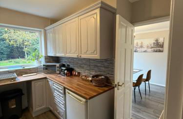 Charming 3 BR - NEC HS2- Long Stays Wifi Parking Airport - Foto 27