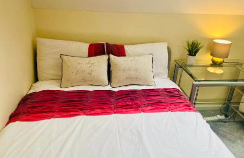 Charming Entire 2-Bedroom House in Milton Keynes - Photo 12