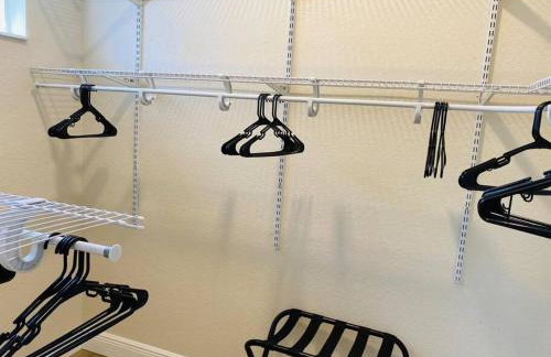 Spacious Home - Heated LED Pool & Ping Pong - Foto 29