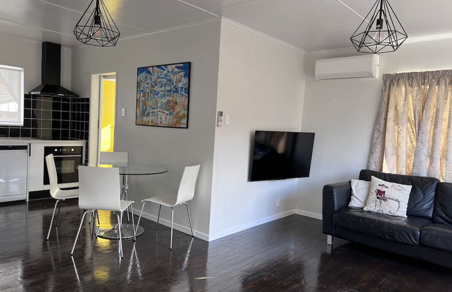 Under Walnut Tree - Foto 3