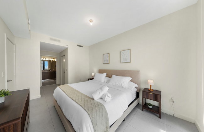 Downtown Doral Condo w-Free Parking - Foto 29