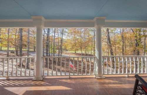 Large Luxury House, King Beds and More, Hot Tub, Theater, Fireplace, Game Room, Ping-pong, Pool Table, Air Hockey, Arcade, River, Big Kitchen, Nice Porch, Quiet, Good for Families and Large Groups, Near UGA Golf Course, Close to UGA & Stanford Stadium - Photo 55
