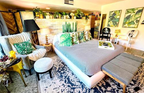 The Twin Palms Art House - vibrant, design-centric oasis, 2 mi to dowtown PS ID 3629 - Foto 18