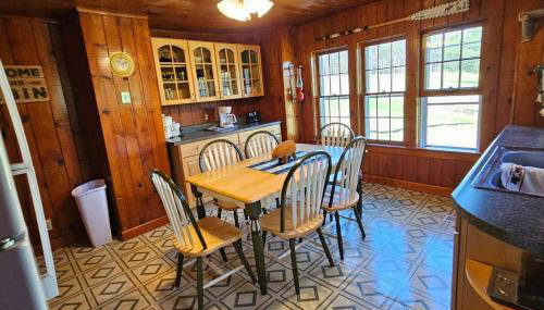 Cozy Cabin Retreat - Sleeps 8 - 1 Hr from STL - Foto 5