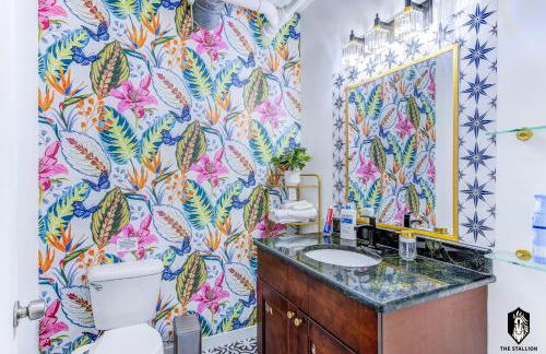 The Stallion #209 - Walk to Museums, Luxe Loft with free gated & covered parking - Foto 21