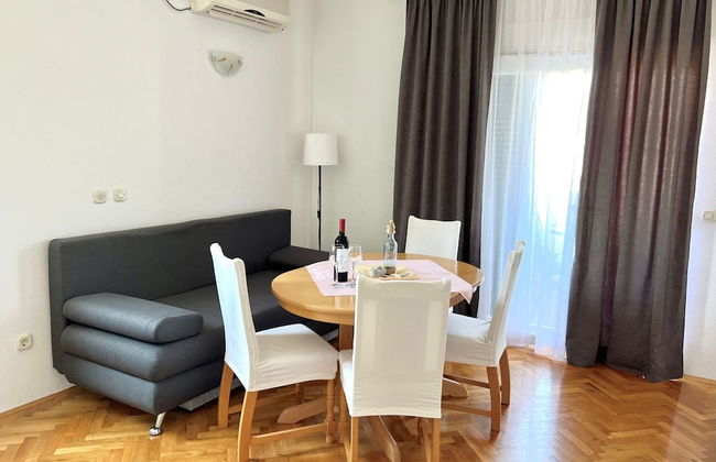 Bright and Cozy Apartment With Balcony in Kastel Luksic - Foto 7