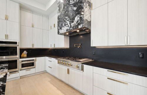 La Villa Nadia - Lakefront Luxury Vacation Rental in Destiny with Private Pool - Foto 5