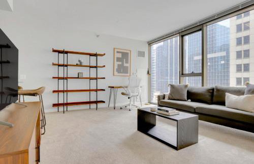 Loop 1BR w Pool Gym Lounge nr Riverwalk CHI-632 - Photo 1