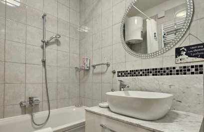 Aureola Center Apartment - Photo 7