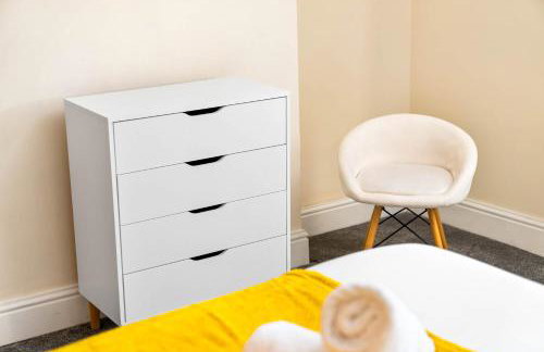 Modern 6-Bedroom Home - Sleeps 12 - Parking - Garden 568P - Foto 72