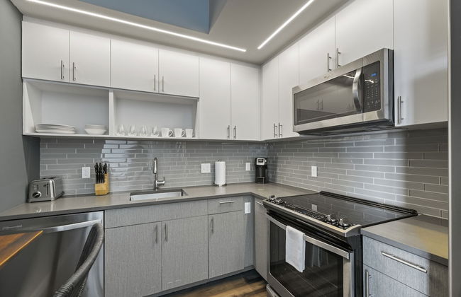 Placemakr Marymount Ballston - Photo 39