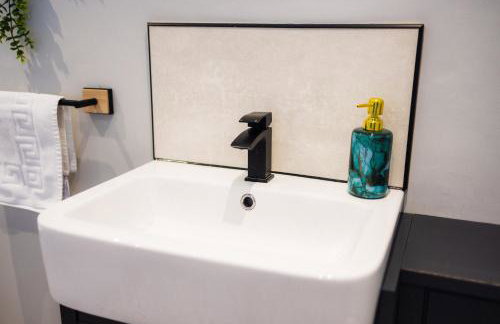 Home from home - Photo 16