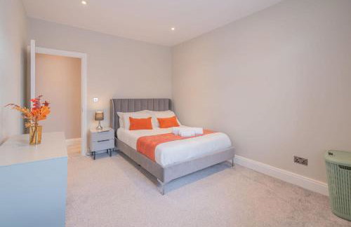 Spacious 3BR Home by D3 Short Stay, Sleep 9, Free WIFI & Parking - Foto 11