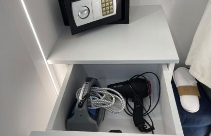 Private Luxury By The Sea, With A Personal Gym, Hot Tub, And Free Parking! - Photo 53