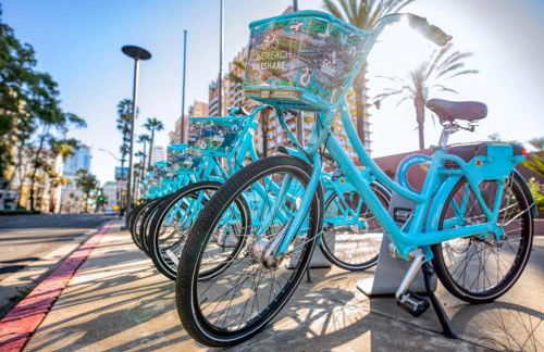 Boho 1-Bedroom BEACH Condo with Mid Size Parking, AC & Laundry - Walk 10min to BEACH! - Foto 30