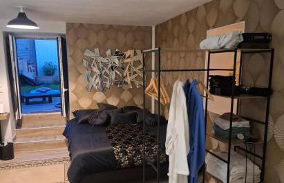 Suite deluxe avec jacuzzi et jardin à 2 min de la plage - Foto 13