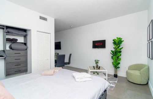Centrally Located 1BR with King Bed Near Brickell, Airport Downtown and Wynwood - Foto 9