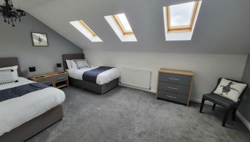 4 Bedroom Home - Sleeps 7 Pet Friendly & Parking - Foto 4