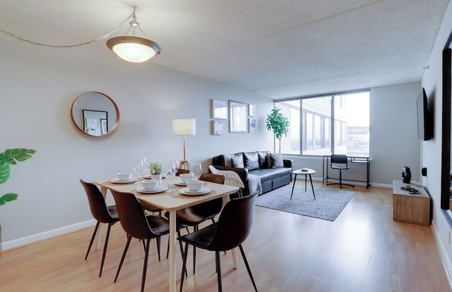 Spacious Apartment at Pentagon City - Photo 9