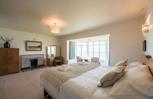 Cliff Top - Panoramic Sea Views with Spa & Hot Tub - Photo 21