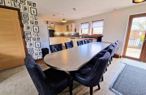 Lbtie Lodge with Two Private Hot Tubs - Fife - Loch Leven - Lomond Hills - Photo 11