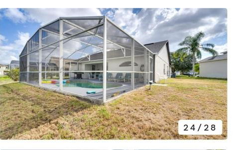 Spacious 3 bedroom pool home with lake view - Foto 25