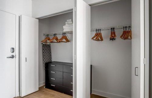 Loop Studio w theater pool nr Millennium Park CHI-958 - Photo 12