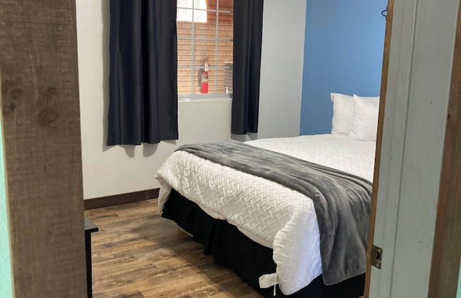 Gold Suites Rentals - Photo 3