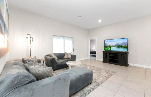 4BR Retreat Near Warm Mineral Springs & Beaches - Foto 3