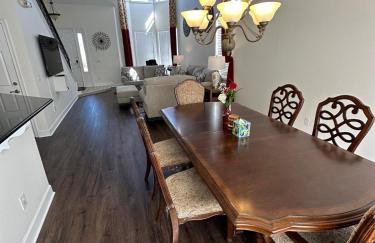 An Incredible Vacation Home with Saltwater Pool! - Foto 19