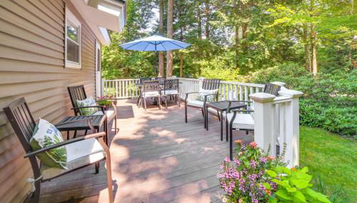 Breathtaking Newbury Cottage with Deck on Chalk Pond - Foto 2