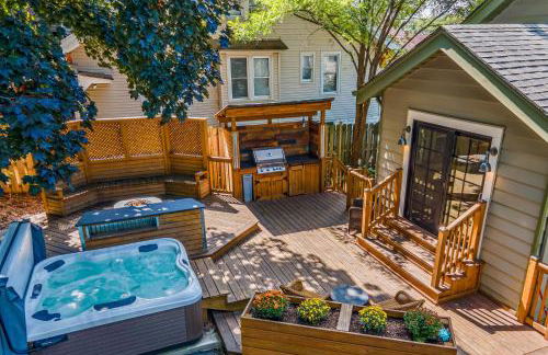 Walk to Fox River Grove Train Station and Hot Tub! - Foto 1