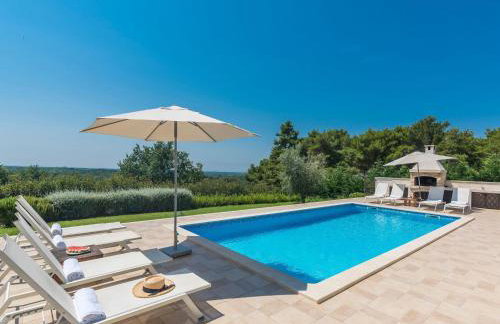 Holiday Home Romantische Villa mit Meerblick- Pool und Jacuzz by Interhome - Foto 9