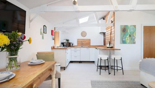 Bright & Airy Countryside Cabin Near Oxford, Perfect Getaway with Scenic Views - Pass the Keys - Foto 4