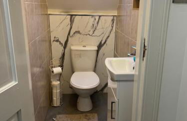 4 bed bungalow near Airport - Foto 42