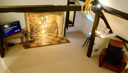 Epic Location, Views & Large Private Terrace - Photo 4