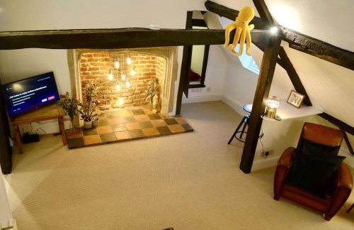 Epic Location, Views & Large Private Terrace - Photo 4