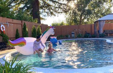 NEW cozy beautiful house with pool and hot tub - Foto 28