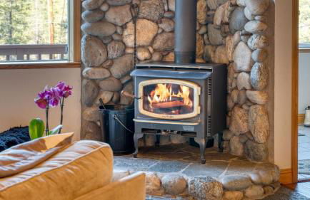 Golden Summit by AvantStay Stunning Secluded Cabin w Access to Tahoe Donner - Foto 10