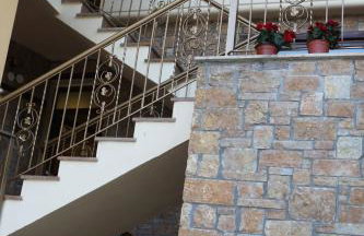 Xenonas Platia - Photo 19