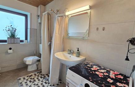 Monteur & Ferienapartment Leidenberger Parkplatz WLAN Kinderspielzimmer - Photo 25