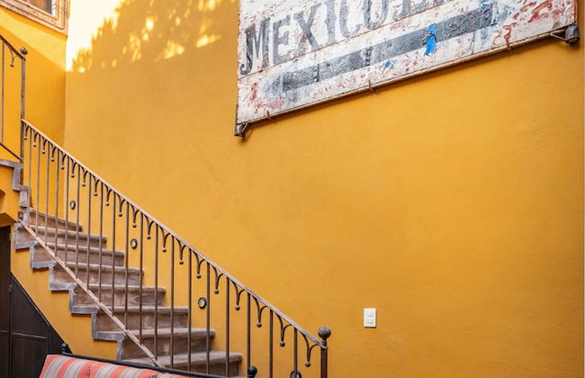 Casa Esperanza, 2BR Designer Charm + Rooftop Views - Foto 25