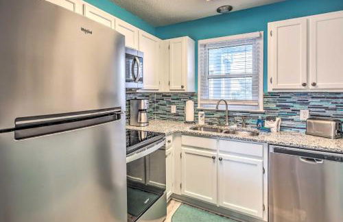 Walk to Ocean Surfside Beach Condo with Pool Access - Foto 9