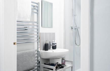 Reardon near warwick hospital, free parking, fast wifi, sleeps 5 - Foto 23