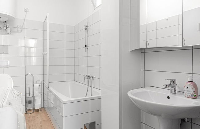 Relaxing 2BR shared Apt. U3 Enkplatz - Foto 17