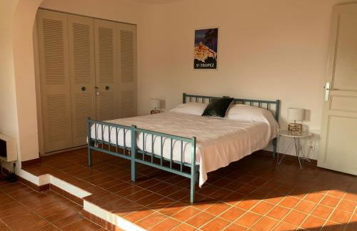 Appartement à Anthéor avec vaste piscine, vue mer et montagne - Foto 10