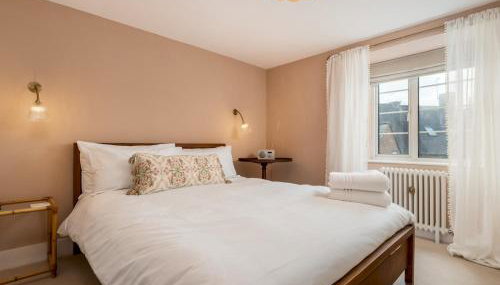 Charming 2 Bed Cottage in the Heart of Adderbury Pass the Keys - Foto 2, towels, wardrobe, Other