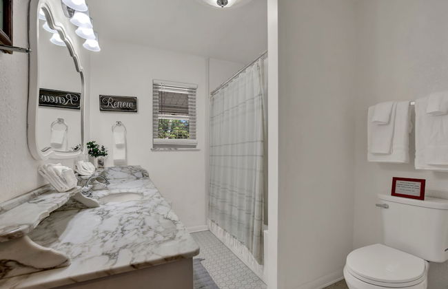 Spacious Home - Fire Pit, BBQ and Outdoor Seating! - Foto 19